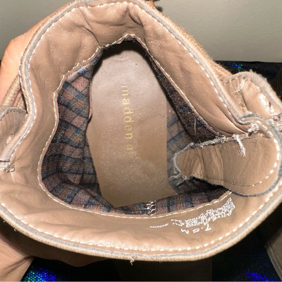 Madden Girl brown Deliite heeled ankle bootie with side zipper size 7.5M!! - Picture 3 of 8